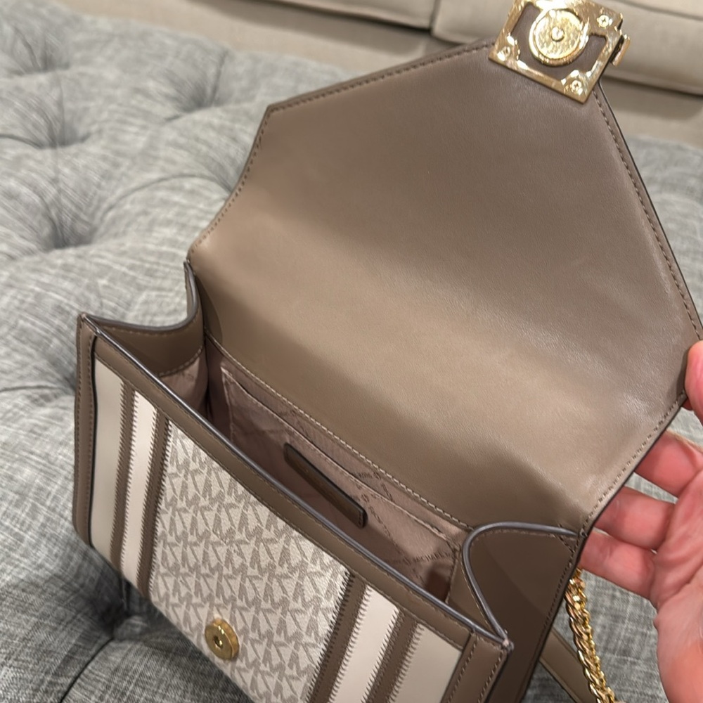 Michael Kors Bag Leather Jetset Signature Gold Chain with Chevron Design - Picture 11 of 17